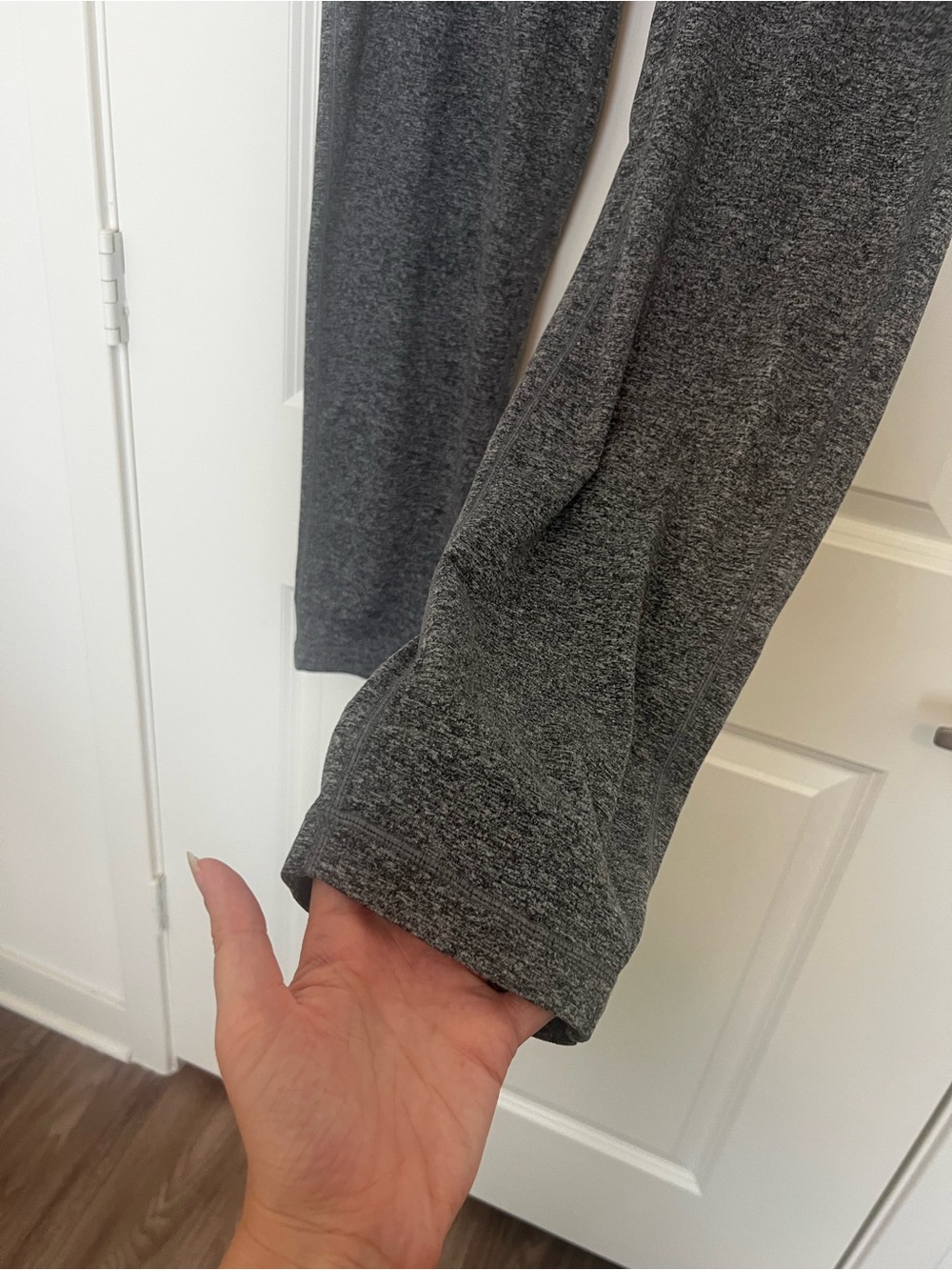 Vuori Sweatpants size large - Picture 5 of 6